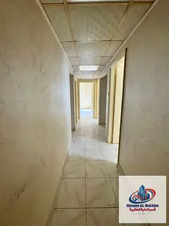 3BR apartment with large kitchen, 3 super-deluxe bathrooms, spacious layout, central AC & gas, quiet