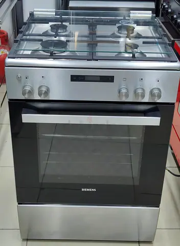 Siemens Stainless Steel Gas Cooker with Oven - Good Condition