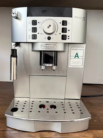De'Longhi Magnifica S - Bean to cup machine with milk frother wand