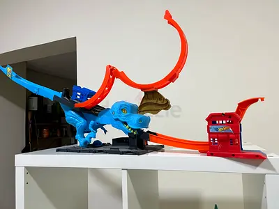Hot Wheels Track Set with Blue Dinosaur Loop and Launcher - Excellent Condition