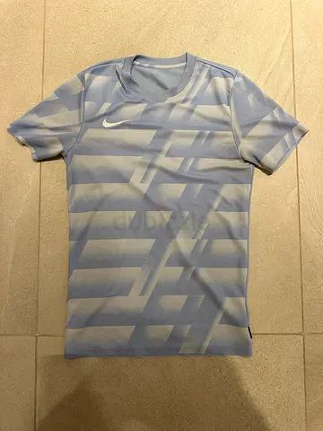 Nike dri fit t shirt gym small