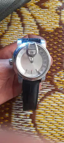 Aigner stainless steel wristwatch with leather strap - used