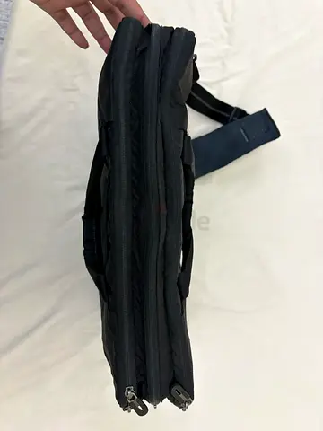 Slim black laptop bag / briefcase with shoulder strap - good condition