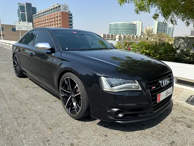 صورة 3 لـ 2014 AUDI S8
