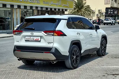 2025 Toyota RAV 4 — фото 6