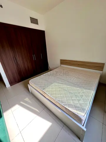 King Size Double Bed (Like New)