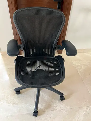 Herman Miller Aeron size B fully loaded