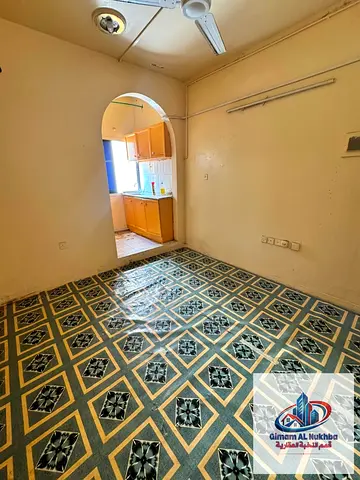Studio for Singles in Al Shuwaiheen AED 11,999 | Separate Kitchen | Split AC & Central Gas | Near Corniche