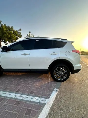 2017 Toyota RAV 4 照片 2