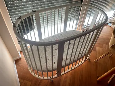 Stokke Sleepi Convertible Crib (White)  Grows with Baby, Excellent Condition