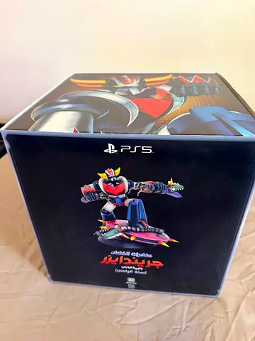 PS5 Grendizer Figure ONLY ( New in the original box )