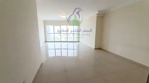شقة 3 غرف وصالة في المجاز 1 بمساحة 3300 قدم²، بإطلالة بحرية وبلكونتين، جميع الغرف ماستر، غرفة خادمة، جيم ومسبح وباركن مجاني.