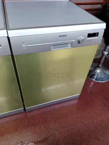 Siemens latest model 2 rack dishwasher 12 place settings freestanding
