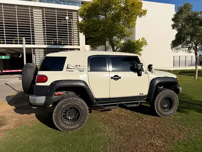 2017 Toyota FJ CRUISER — фото 3