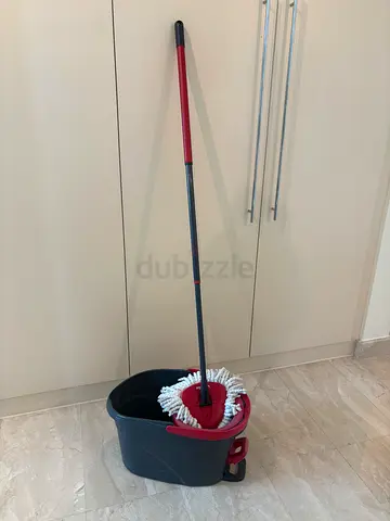 Spin mop with bucket and handle - good condition
