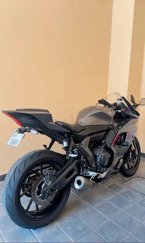 R7 GCC low mileage clean