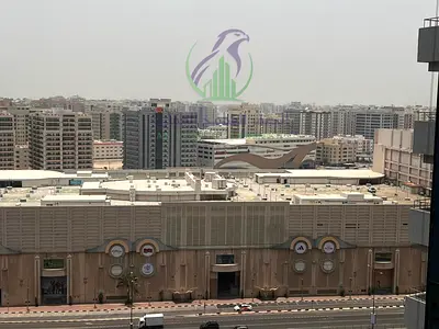 غرفتين وصاله النهدة الشارقه مسحات كبيره مع بلكونه اطلاله مفتوحه تسهيلات في الدفعات بالقرب من صحاري مول