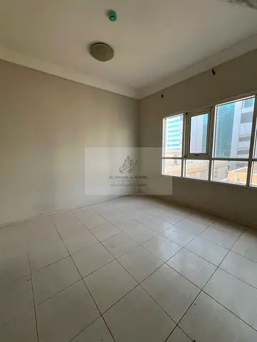 موقع مميز | مساحات كبيره | سهوله الوصول ل دبي | تسهيلات بالدفع