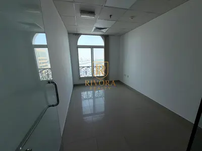 OFFICE I WITH PANTRY AND TOILET I SPACIOUS