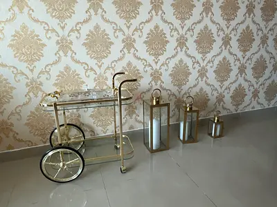 Serving table