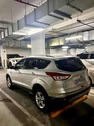 Very well maintained Ford Escape SE 2.5 for sale