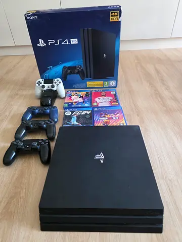 Playstation 4 Pro 1TB +camera +4 controllers +games