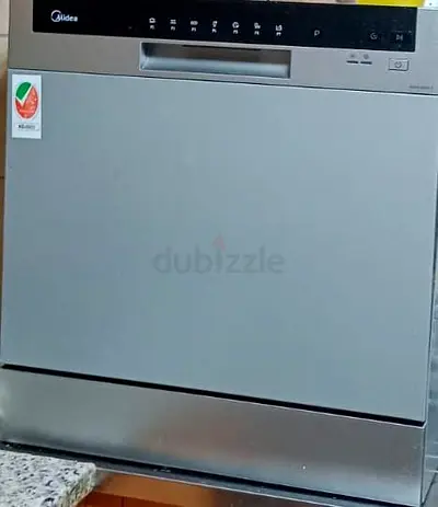 Midea Compact Freestanding Dishwasher - Silver, Good Condition and free 20 pits dishwashing material