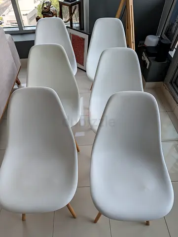 6 chairs in good conditions