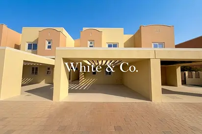 Amaranta B | Private Garden | 3 Bed + Maid