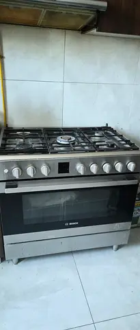 Bosch 5 burner Stove