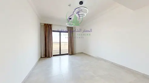 شقة ثلاث غرف و صالة للإيجار السنوي في الخان الشارقة أول ساكن تشطيبات حديثة بلكونة حمامين و موقع مميز