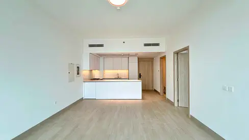 12 cheques | Fitted kitchen | Vacant