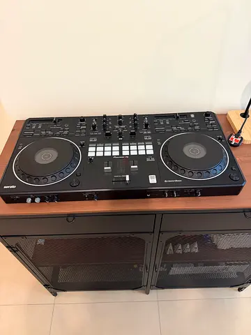 Pioneer DDJ-REV5 2-channel DJ Controller used once only! ( Plus headset for free)