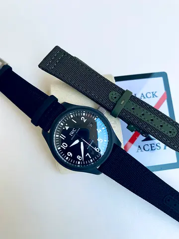 This is an IWC Pilot's Watch Automatic TOP GUN featuring a stealthy 41mm Super master quality Swiss