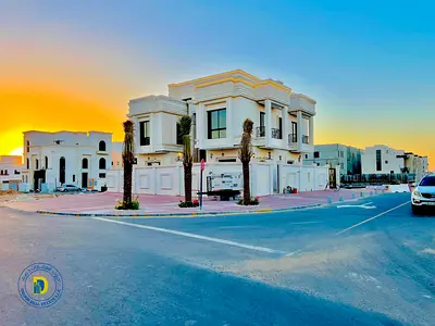 For those seeking high-end finishes, a luxurious corner villa with 6 rooms and a rooftop terrace, i