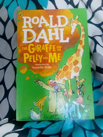 Roald Dahl - The Giraffe and the Pelly and Me (Children's hardback)