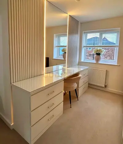 White Built-in Dressing Table with Drawers and Mirror