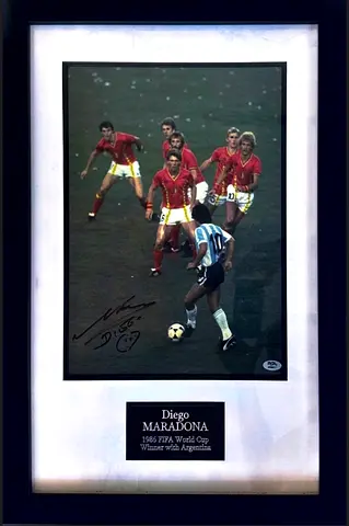 Signed Diego Maradona Framed 1986 World Cup Photo (Vintage)