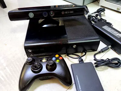 Xbox 360 with Kinect + 120 games