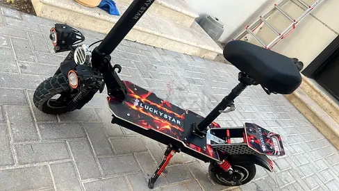 Electric Scooter with Seat — Dual Motor, Foldable, Good Condition