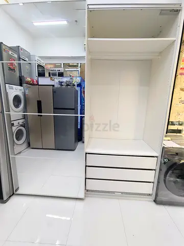 White Sliding Door Wardrobe with Mirrors and Drawers - Good Condition