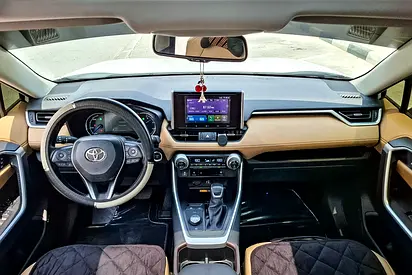 2025 Toyota RAV 4 — фото 9