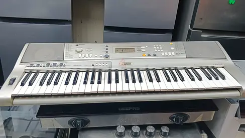 Yamaha PSRA300 Electronic Musical Keyboard