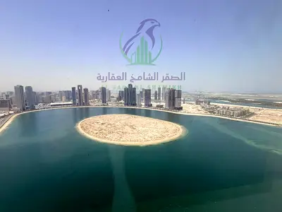 شقة ثلاث غرف وصالة على كورنيش الخان بإطلالة بحرية مع غرفة خادمة ماستر وغرفة غسيل وستور وخمس حمامات ومسبح وجيم وموقفين سيارة