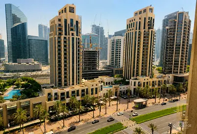 Fully Furnished | Boulevard View | Mid Floor