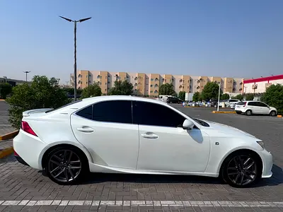 صورة 3 لـ 2016 Lexus IS-SERIES