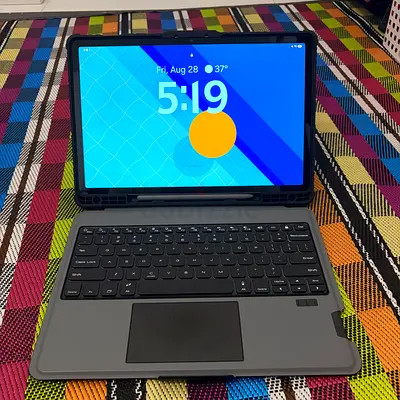 Samsung Galaxy Tab S9 FE+ 256GB / 12GB RAM – Gray – Excellent Condition