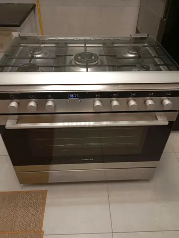 Siemens Gas Stove With Baking Fan