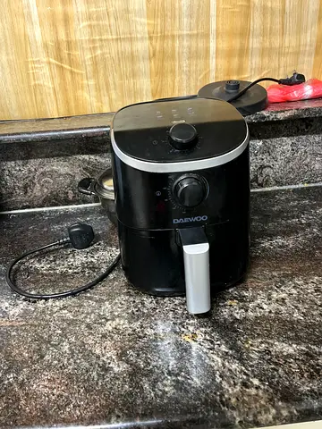 Daewoo Electric Deep Fryer - Compact, Used