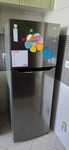 LG Refrigerator – Excellent Condition | Powerful Cooling